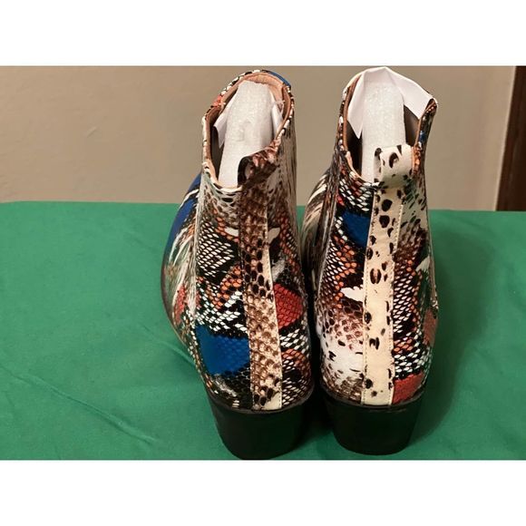 Chase + Chloe Lolo-1 Western ankle boots size 6.5 - Picture 5 of 11